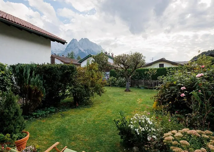 Haus Mit Wunderschoenem Ausblick Und Garten