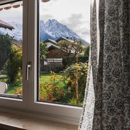 Haus Mit Wunderschoenem Ausblick Und Garten * 가르미슈파르텐키르헨