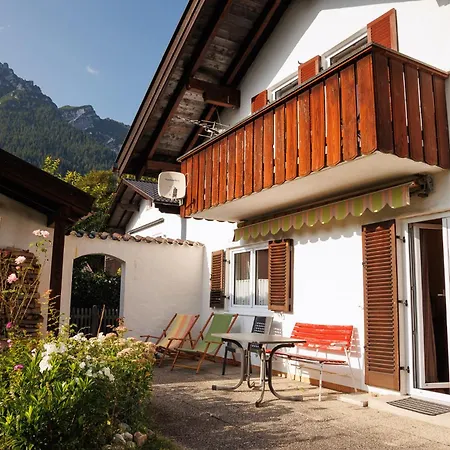 Haus Mit Wunderschoenem Ausblick Und Garten 가르미슈파르텐키르헨