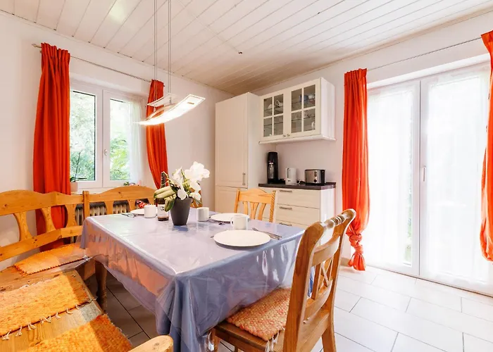 Haus Mit Wunderschönem Ausblick Und Garten *